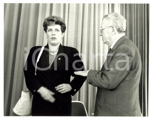Fotografia d epoca originale 1990 FRANCIA Catherine TRAUTTMAN e Théo BRAUN Incontro politico Fotografia 1