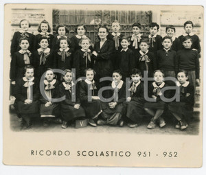 Fotografia d epoca originale 19511952 CASALE MONFERRATO Foto di classe QUINTA B Scuole elementari 1