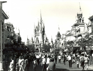 Fotografia d epoca originale 1979 ORLANDO / FLORIDA Turisti al parco divertimenti di DISNEYLAND Foto 1