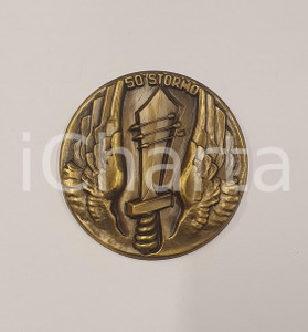 Oggetto da collezione cartaceo 1970 ca AERONAUTICA MILITARE  50° STORMO Placca commemorativa Diametro 8 cm 1 Oggetto da collezione cartaceo 1970 ca AERONAUTICA MILITARE  50° STORMO Placca commemorativa Diametro 8 cm 1