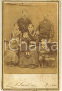 Fotografia d'epoca originale 1880 ca MILANO Famiglia con 5 figli *Foto F. PIETRANTONIO 11x16 cm 1