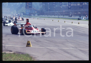 Fotografia d'epoca originale 35mm vintage slide* 1975ca FORMULA 1 Monoposto durante un Gran Premio (4) 1