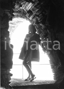 Fotografia d epoca originale 1958 RAPALLO Attrice Dorian GRAY sul lungomare  Foto vintage 18x24 1