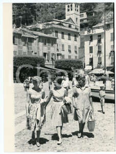 Fotografia d epoca originale 1961 PORTOFINO Imperatrice SORAYA a passeggio con Patricia FEHEAN Foto RARA 1