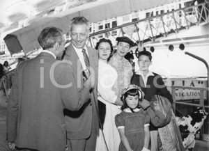 Fotografia d epoca originale 1956 GENOVA  T/N ANDREA DORIA Enzo PINZA sbarca in Italia  Foto 24x18 cm 3 1