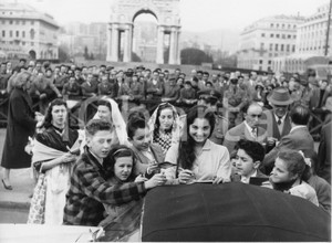 Fotografia d epoca originale 1957 GENOVA Rally del Cinema  Rosanna SCHIAFFINO Piazza della Vittoria FOTO 3 1