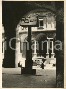 Fotografia d epoca originale 1933 MILANO Piazza Mercanti  VII Festa del Libro  Ingresso Foto 18x24 cm 1