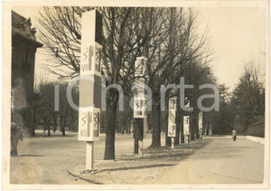 Fotografia d epoca originale 1940 MILANO TRIENNALE Allestimento nuova mostra  Colonne Foto 18x13 cm 1