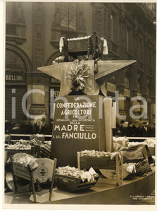 Fotografia d epoca originale 1933 MILANO Giornata della Madre e del Fanciullo  Culle agricoltori Foto 1