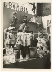 Fotografia d epoca originale 1938 MILANO Loggia dei Mercanti  Mostra del Giocattolo  Bambole Foto 1
