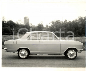 Fotografia d epoca originale 1965 ROMA AUTOMOBILISMO Presentazione nuova OPEL KADETT 110 L Foto 24x18 1