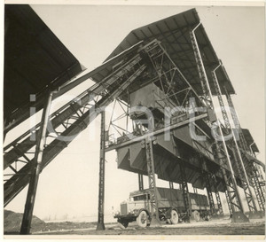 Fotografia d epoca originale 1938 Area MILANO  Impianto per carico e spedizione dei rifiuti organici Foto 1