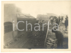 Fotografia d epoca originale 1925 ca MILANO Porta Genova  Lavori nuovo porto  Cantiere Teatro PEZZANA Foto 1