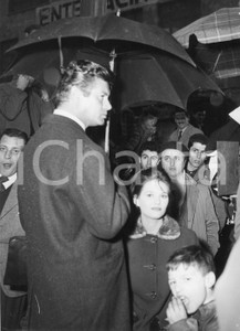 Fotografia d epoca originale 1959 GENOVA Film Il Magistrato José SUAREZ Claudia CARDINALE sul set  Foto 1 1