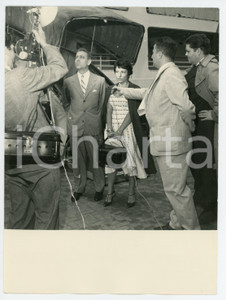 Fotografia d epoca originale 1958 GENOVA  TEATRO Compagnia DUSE torna dall America  Foto 18x24 cm 2 1