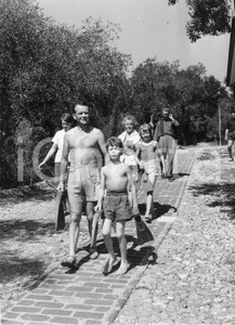 Fotografia d epoca originale 1958 PORTOFINO  Rex HARRISON in vacanza con i figli  Foto 18x24 cm 4 1
