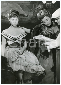 Materiale cinematografico d’epoca 1957 CINEMA Élisa Roger RICHEBÉ sul set con Marthe MERCADIER Dany CARRELL Foto 1
