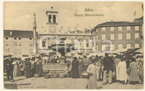 Cartolina originale da collezione 1910 ca UDINE Piazza Mercatonuovo  Cartolina ANIMATISSIMA ed. Moretti 1
