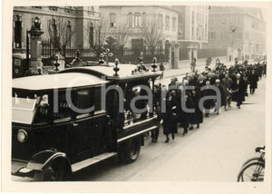 Fotografia d epoca originale 1930 ca MILANO via Francesco Sforza  Ospedale Maggiore  Corteo funebre Foto 1 1