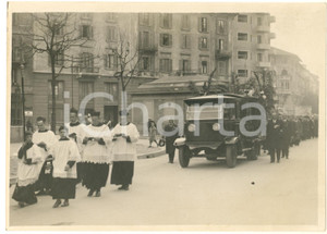 Fotografia d epoca originale 1930 ca MILANO Via Ripamonti  Corteo funebre  Fotografia 18x13 cm 4 1