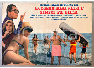 Materiale cinematografico d’epoca 1963 FRANCO E CICCIO La donna degli altri è sempre più bella Fotobusta 1