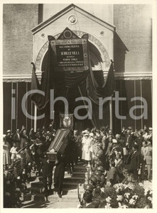 Fotografia d epoca originale 1930 ca MILANO piazza Wagner  Chiesa San Pietro in Sala  Funerali 5 1