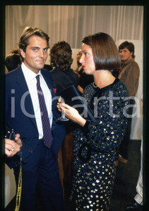 Fotografia d epoca originale 1985 ca COSTUME  Saverio VALLONE e Laura LATTUADA 35mm VINTAGE SLIDE 4 1