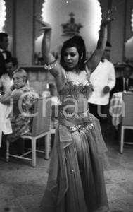 Fotografia d epoca originale 1968 TUNISI La danza del ventre NEGATIVO ORIGINALE 1