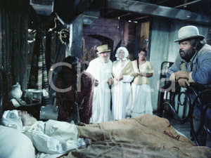 Fotografia d epoca originale 1981 BUD SPENCER  Occhio alla penna scatto sul set NEGATIVO ORIGINALE 1