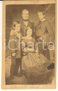 Fotografia d epoca originale 1863 ITALIA Famiglia GIURONI  LORETZ con figlio sacerdote Foto CDV 1