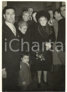Fotografia d epoca originale 1940 MILANO Rachele Mussolini visita l ECA Ente Comunale di Assistenza Foto 1