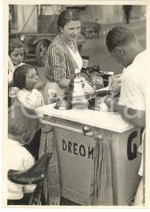 Fotografia d epoca originale Agosto 1939 COSTUME MILANO Gelataio ambulante Foto 13x18 cm 1