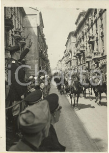 Fotografia d epoca originale 1942 MILANO via Paolo Sarpi  Aldo VIDUSSONI alla sfilata della GIL  Foto 1