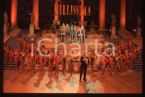 Fotografia d epoca originale 1996 CANALE 5 BELLISSIMA  Alberto CASTAGNA e le concorrenti 35mm VINTAGE SLIDE 1