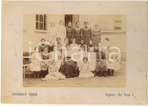 Fotografia d epoca originale 1915 ca VOGHERA Istituto femminile  Classe con maestra  Foto CICALA 1 1