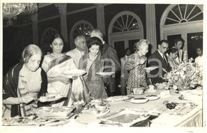 Fotografia d epoca originale 1974 BOMBAY Inaugurazione stabilimento BARODA RAYON SNIALON  Banchetto 6 1