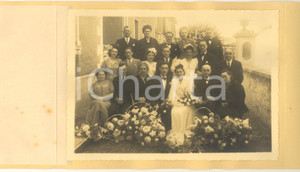 Fotografia d epoca originale 1950 ca MORETSURLOING FRANCE Sposi con la famiglia  Ritratto Foto COFFIN 1
