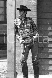 Fotografia d epoca originale 1967 TUTTO TOTÒ Totò ciak!  Giovane cowboy sul set NEGATIVO ORIGINALE 3 1