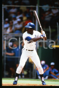 Fotografia d epoca originale 1987 BASEBALL Jorge ORTA KANSAS CITY ROYALS durante gara MLB 35mm VINTAGE SLIDE 1