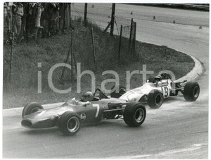 Fotografia d epoca originale 1970 ZONA DI MILANO  AUTOMOBILISMO Auto Jolly Club in gara  Foto 24x18 cm 1