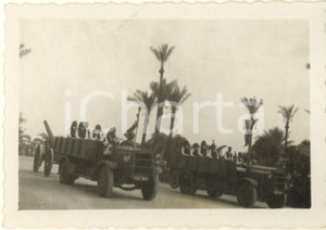 Fotografia d epoca originale 1935 ca AOI SOMALIA Parata militare  Automezzi con ascari Fotografia 9x6 cm 1