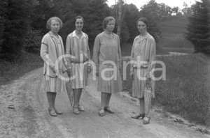 Fotografia d epoca originale 1927 ORONCO VA Foto gruppo su via Sacra del Sacro Monte NEGATIVO ORIGINALE 3 1