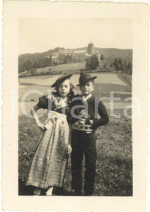 Fotografia d epoca originale 1940 ca COSTUMI ALTO ADIGE  Castello di Sarentino  Bambini Foto 6x9 cm 1
