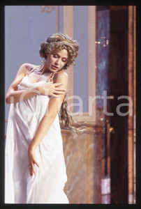 Fotografia d epoca originale 1993 BAGAGLINO Valeria MARINI Primavera del Botticelli 35mm VINTAGE SLIDE 2 1