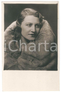Cartolina originale da collezione 1930 ca CINEMA Attrice Pina RENZI Ritratto con pelliccia  Cartolina FP NV 1