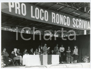 Fotografia d epoca originale 1985 ca RONCO SCRIVIA Festa della PRO LOCO Discorso sul palco  Foto 24x18 cm 1