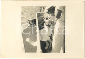 Fotografia d epoca originale 1935 ca Crocerossina CROCE ROSSA in viaggio verso l Africa Italiana  Foto 10x7 1