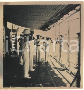Fotografia d epoca originale 1935 ca In viaggio verso l Africa Italiana  Onore a dame CROCE ROSSA Foto 5x6 1