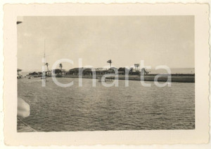 Fotografia d epoca originale 1935 ca CANALE DI SUEZ EGITTO Molo con edifici e antenna radio Foto 9x6 cm 1