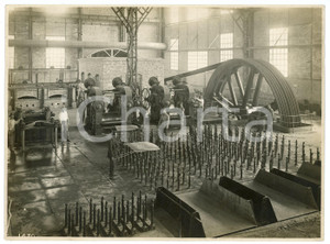 Fotografia d epoca originale 1920 BRESCIA Via dei bagni 4 FONDERIA VANZANI Operai al lavoro  Foto 1